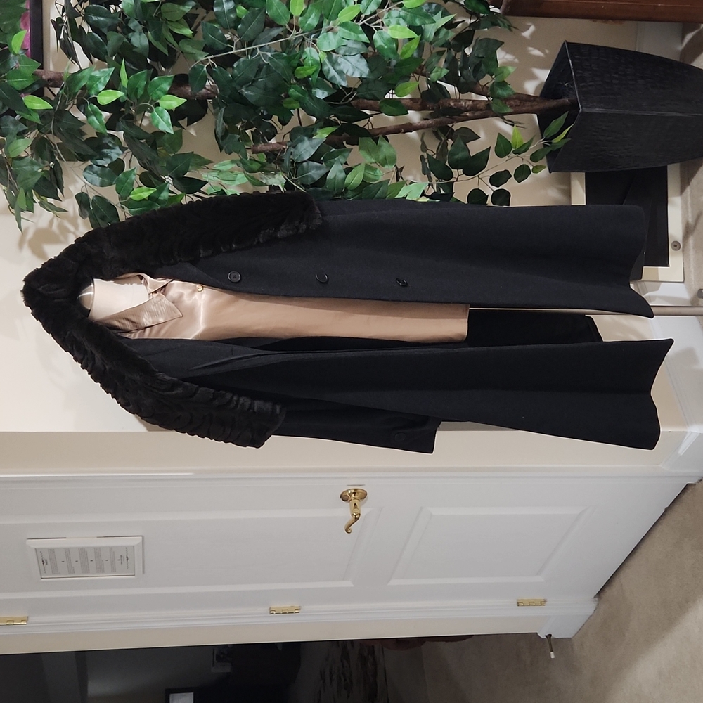 Coat - Picture 2 of 5